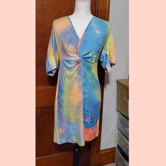 Plus Size Multicolor Tie Dye Front Knot Dress - Picture 2 of 4